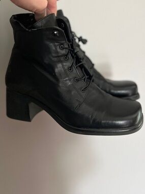 JB Parallele Vintage Heeled Boots 36